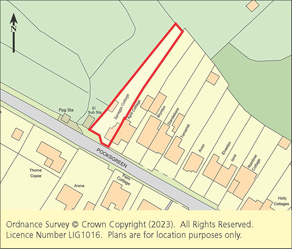 Lot: 25 - TWO-BEDROOM COTTAGE IN NEED OF IMPROVEMENT - 